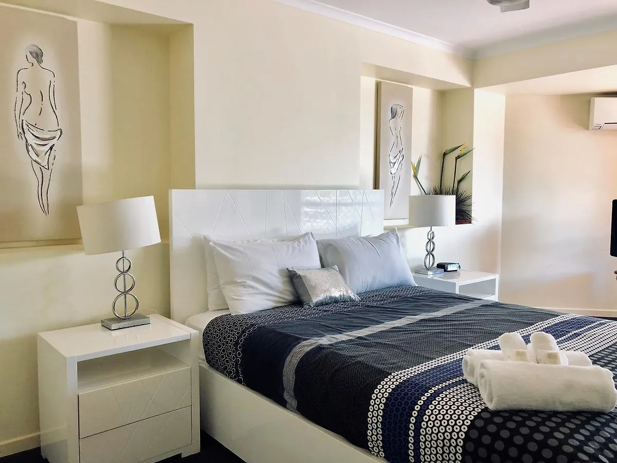 ****  Sanctuary Beach Resort Gold Coast Austrálie
